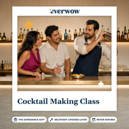 Everwow Cocktail Making Class experience gift photo in a frame, cocktail shake at the bar