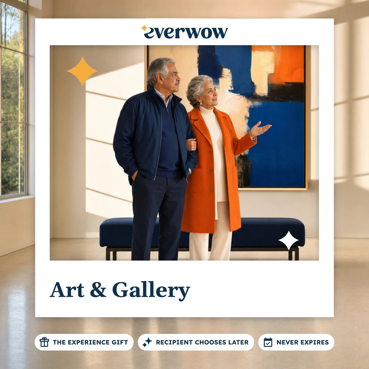 Everwow Art & Gallery experience gift photo in a frame, couple viewing gallery art